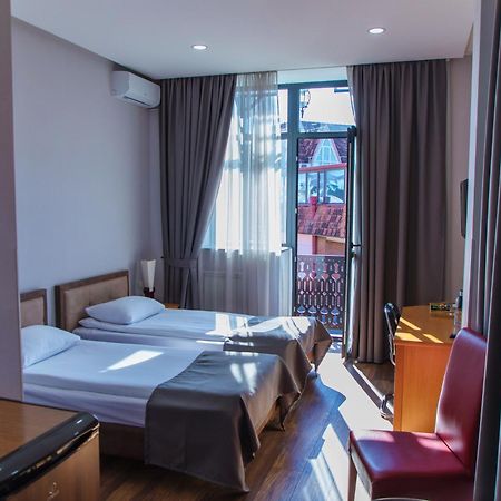 Irmeni Hotel Тбилиси Екстериор снимка