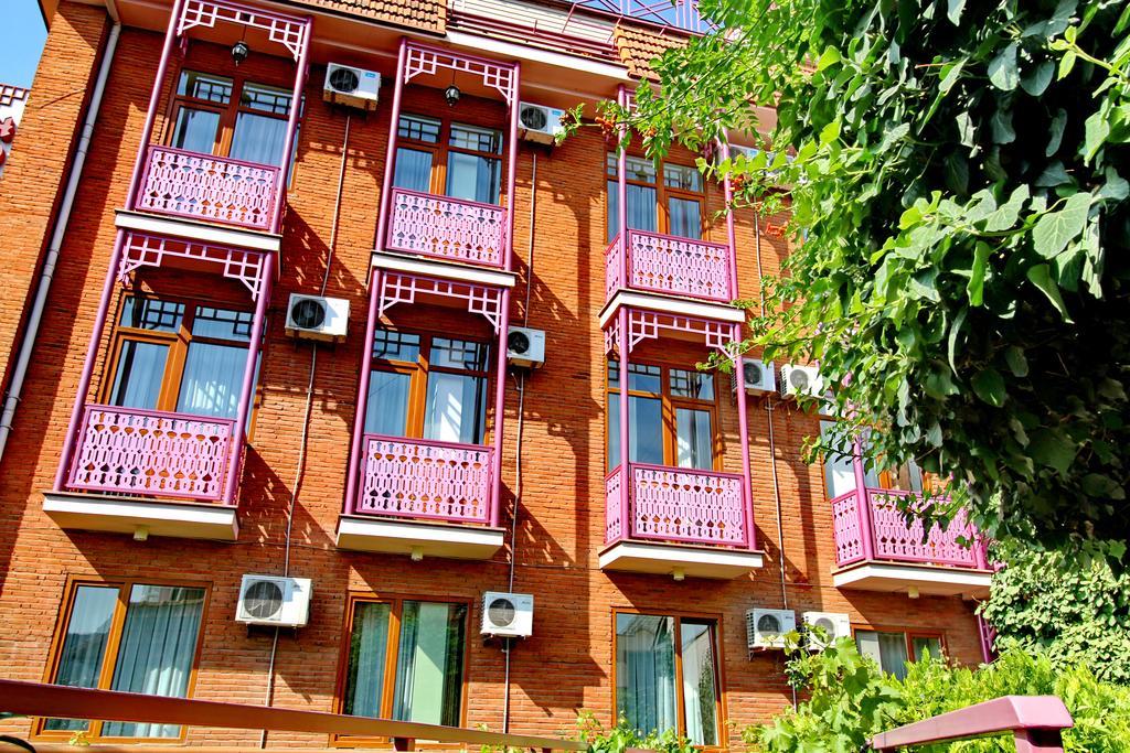 Irmeni Hotel Тбилиси Екстериор снимка