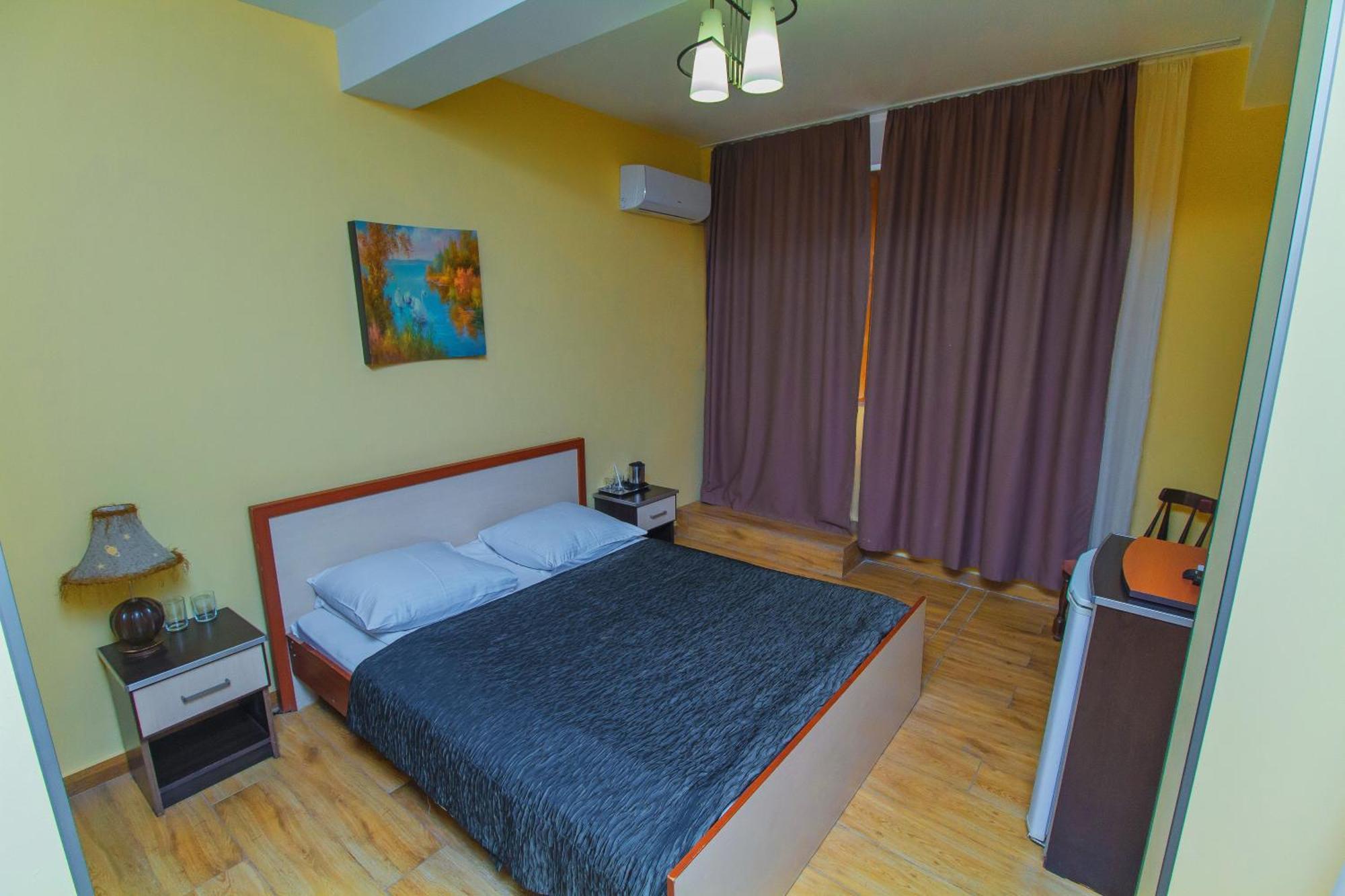 Irmeni Hotel Тбилиси Екстериор снимка