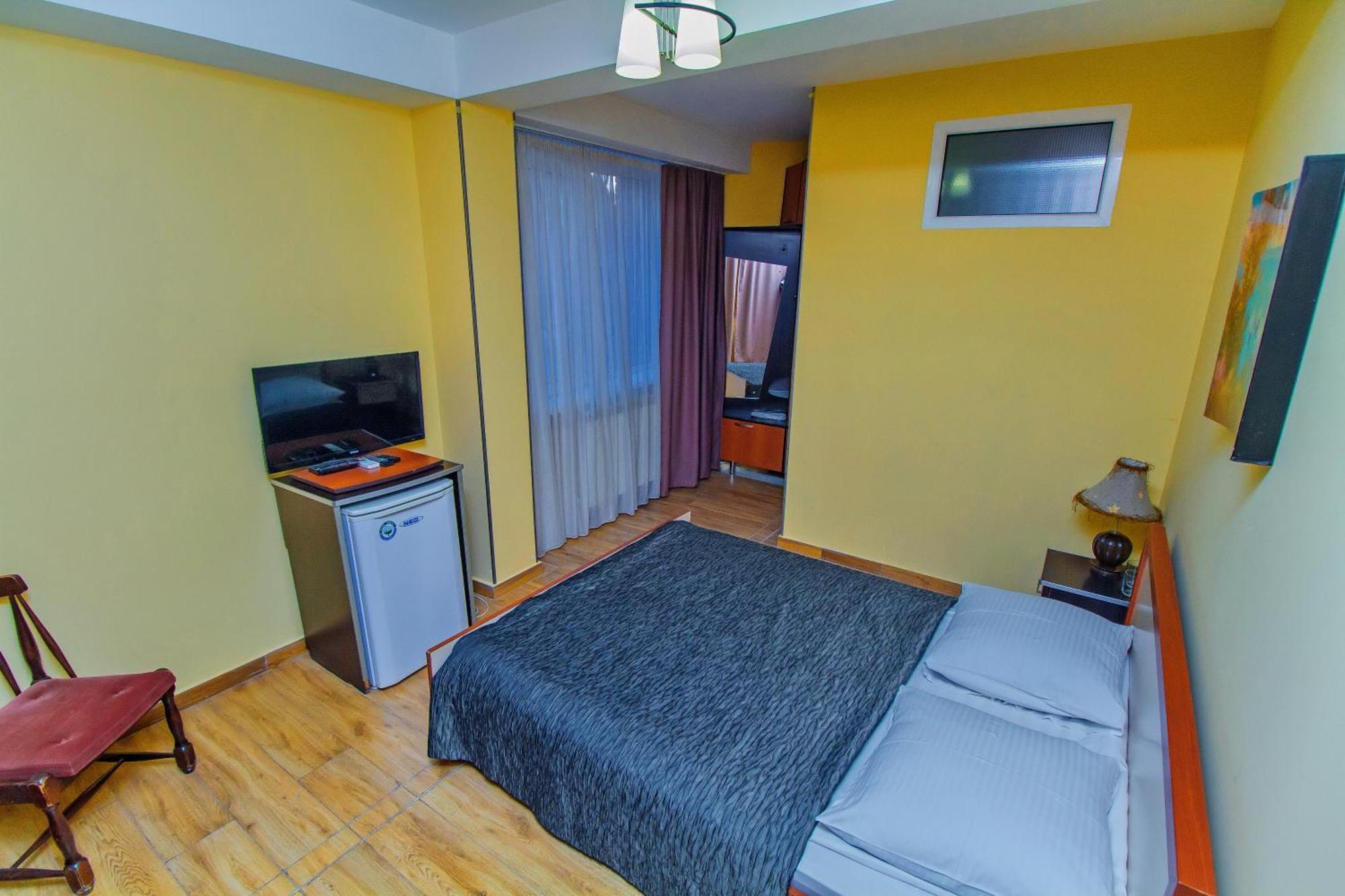 Irmeni Hotel Тбилиси Екстериор снимка
