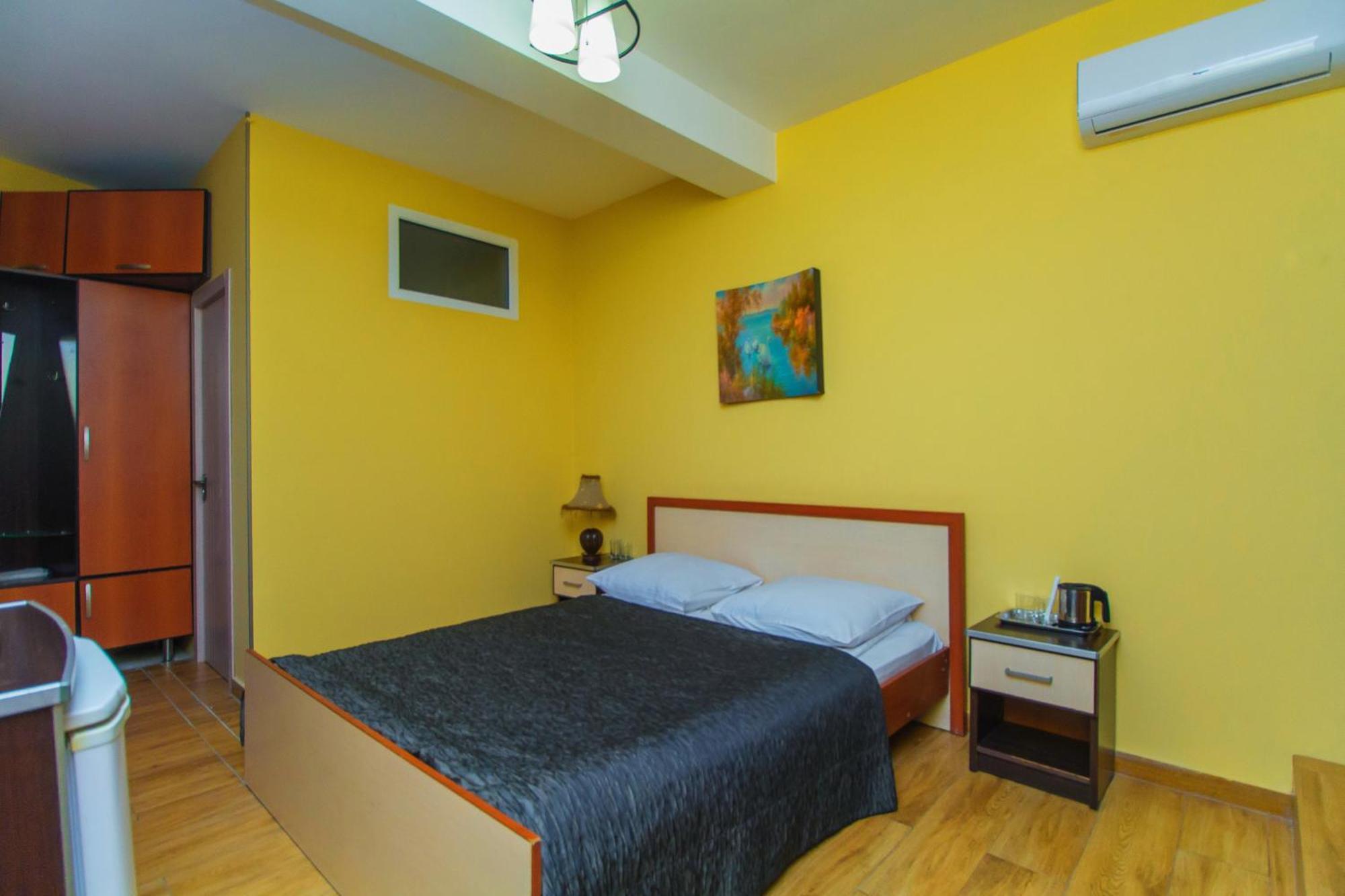 Irmeni Hotel Тбилиси Екстериор снимка